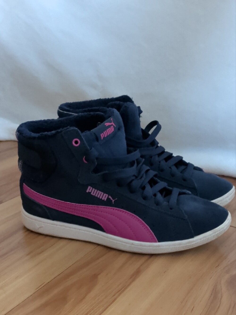 Puma Navy High-Top Sneaker with Pink Logo And Plaid Back. - Picture 9 of 11